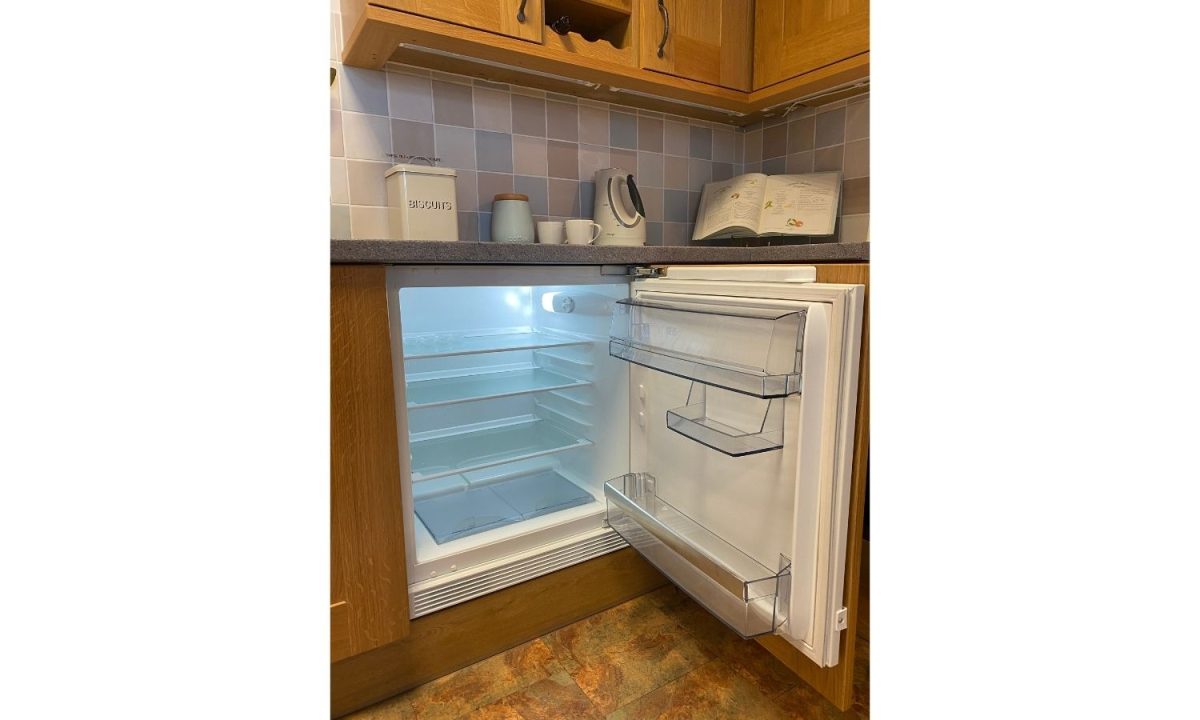 AEG Undercounter Fridge Ream Interiors