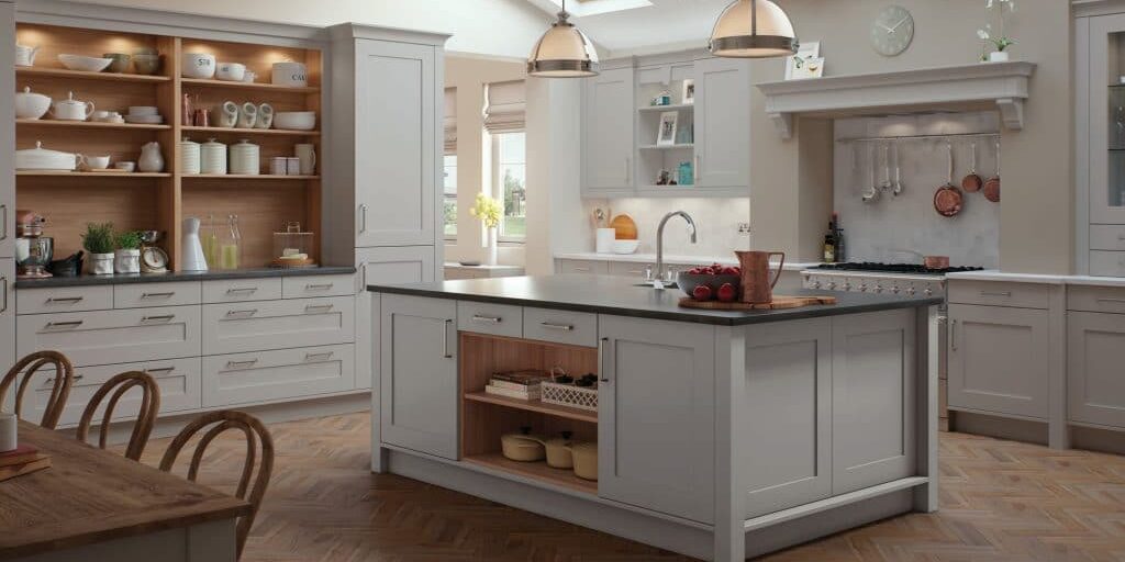 modern-contemporary-classic-georgia-painted-light-grey-kitchen-hero-1024x622